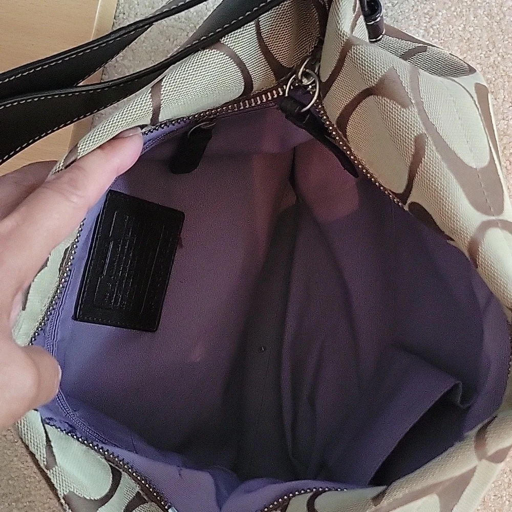Handbag - Picture 4 of 4